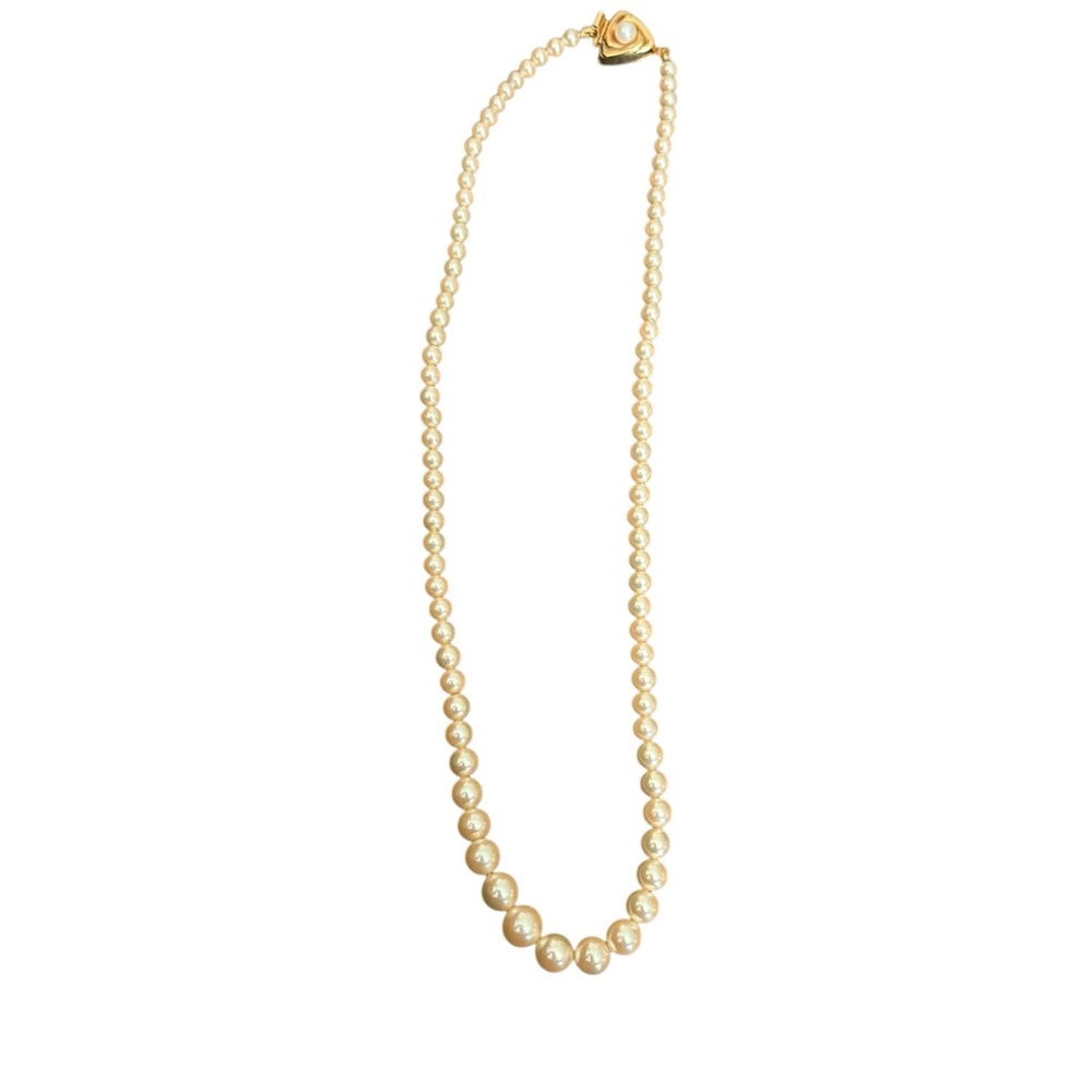 Liz Claiborne Gold-Tone Faux Pearl Necklace 18” Vintage Style Triangle Clasp
